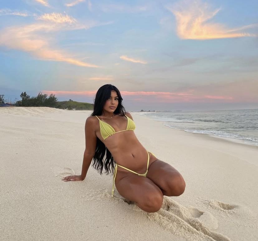 Chica busca chico en Alicante: Chica busca chico