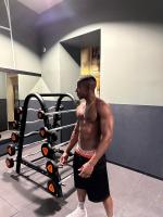 603945330: Chico busca chica en Barcelona