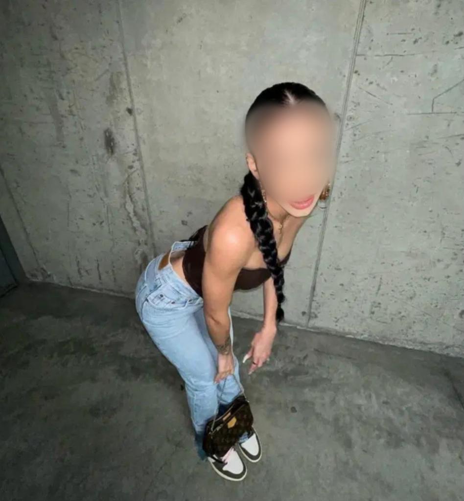 672935178: Chica busca chico en Murcia