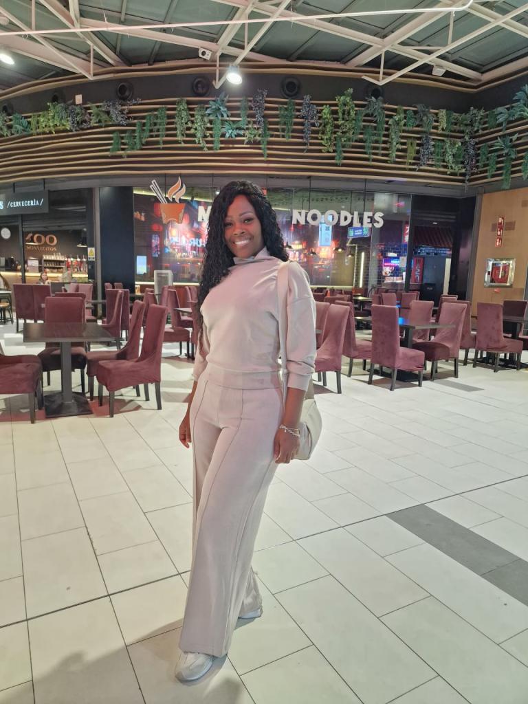 Chica busca chico en Cádiz: 