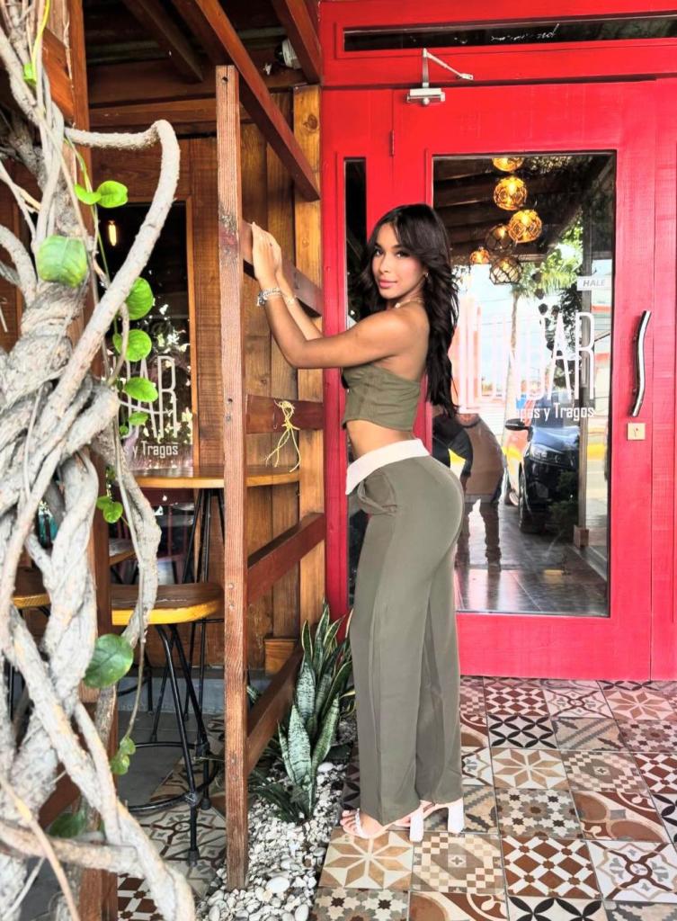 617746381: Chica busca chico en Madrid