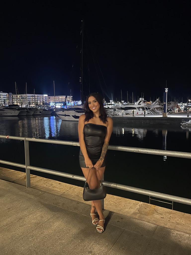 611201718: Chica busca chico en Alicante