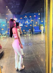 617746381: Chica busca chico en Madrid