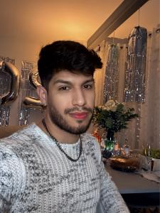 627275163: Chico busca chica en Sevilla