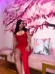 617746381: Chica busca chico en Madrid