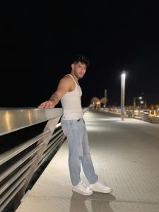 627275163: Chico busca chica en Sevilla