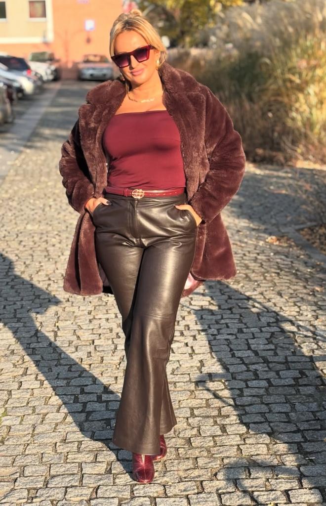 653558889: Chica busca chico en Murcia