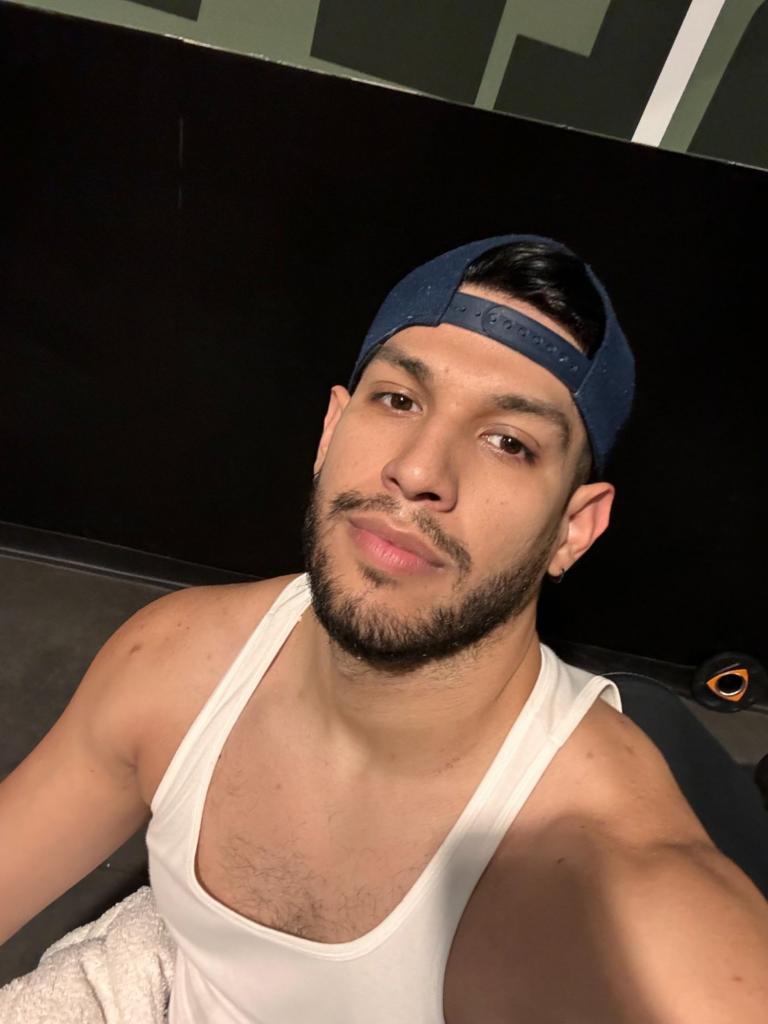 627275163: Chico busca chica en Sevilla