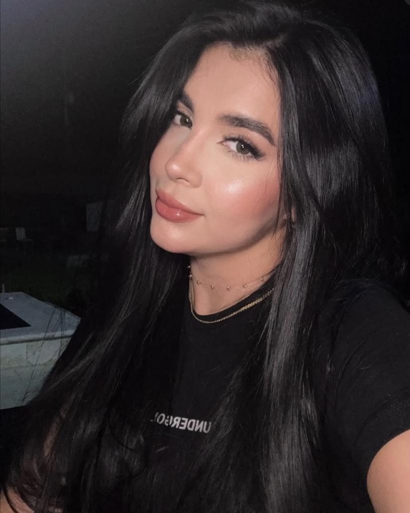 667393618: Chica busca chico en Barcelona