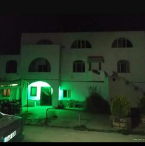 643618077: Chica busca chico en Lérida