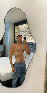 Chico busca chica en Mallorca: 