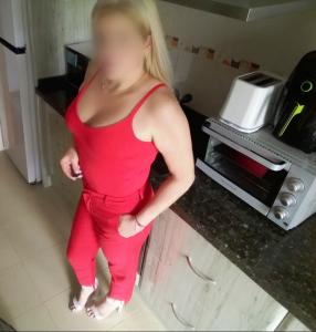 Chica busca chico en Almería: 