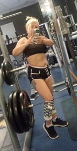 631089351: Chica busca chico en Barcelona