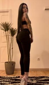 Chica busca chico en Ibiza: 