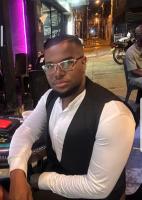 633509531: Chico busca chica en Valencia