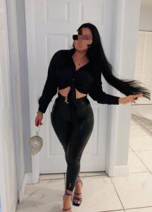 672886635: Chica busca chico en Navarra