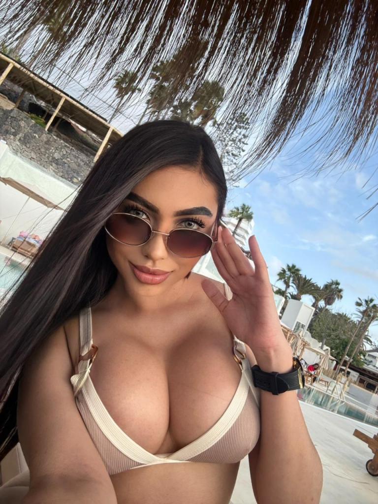 Chica busca chico en Ibiza: 