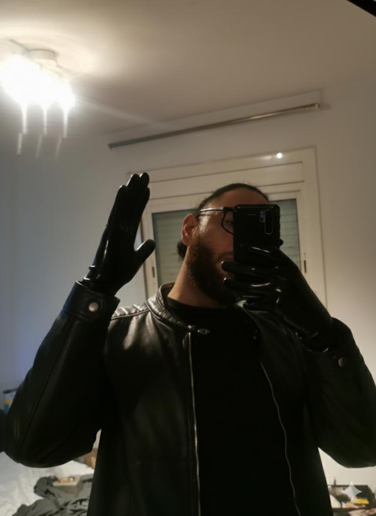 663993864: Chico busca chica en Barcelona