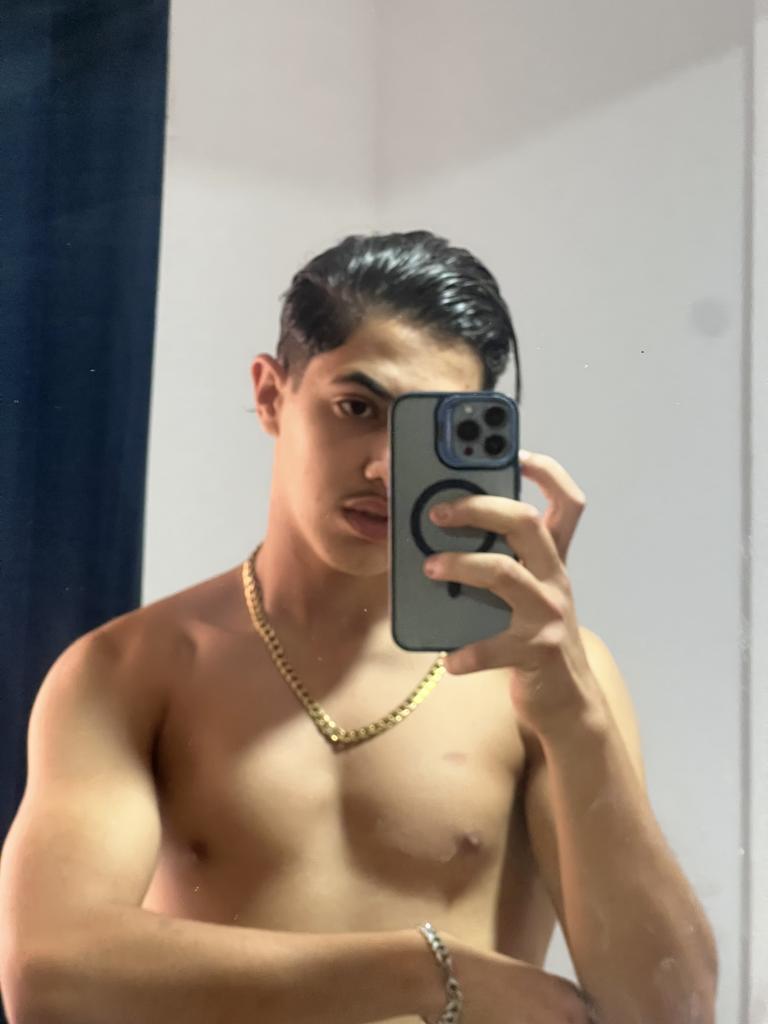 677295437: Chico busca chica en Almería