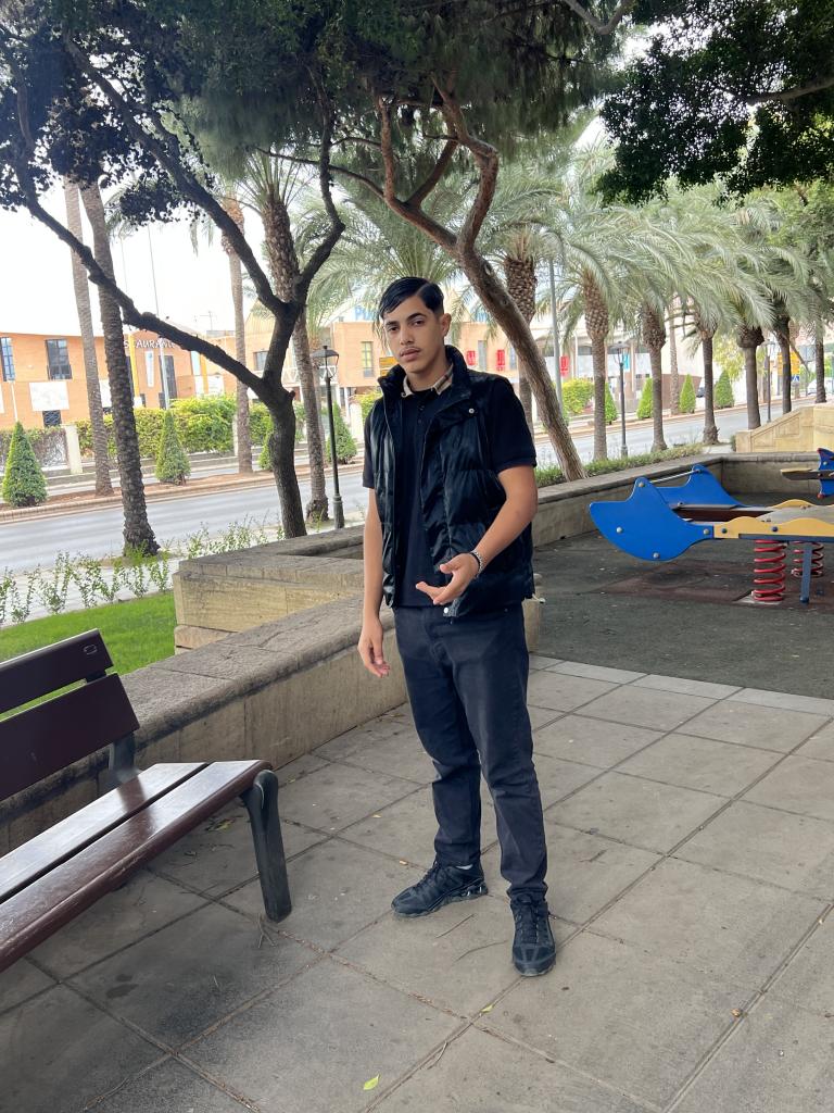 Chico busca chica en Almería: 