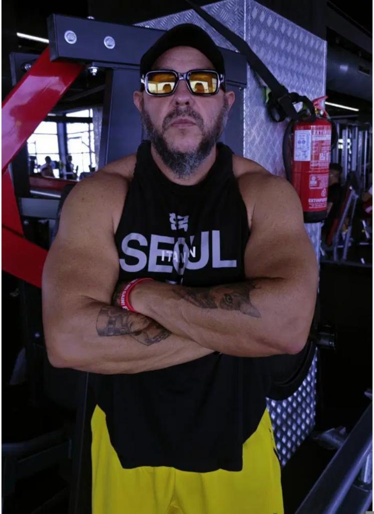 633382376: Chica busca chico en Alicante