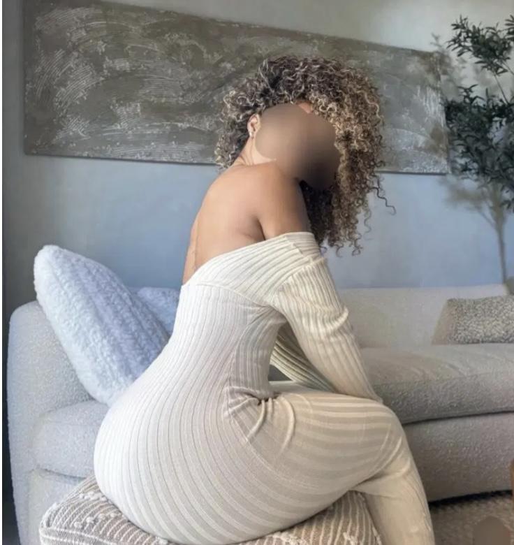 Chica busca chico en Huelva: 