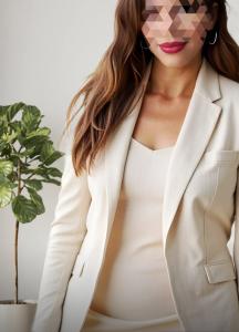 613915305: Chica busca chico en Cádiz