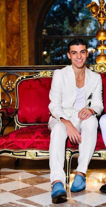 Chico busca chica en Sevilla: 