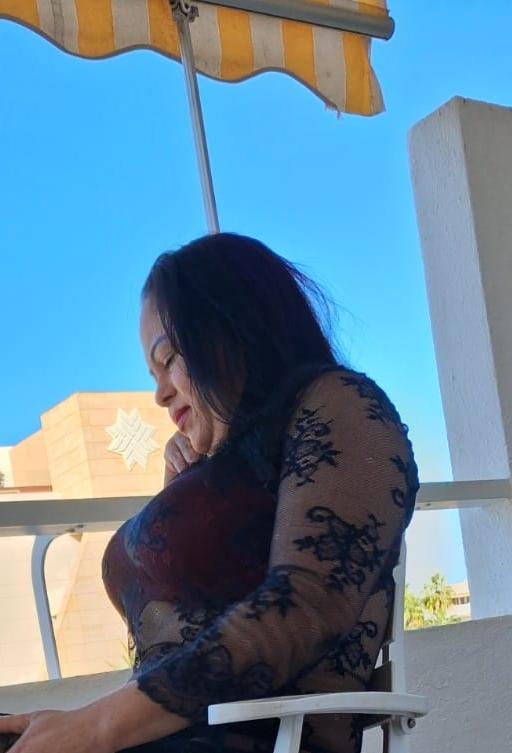 Chica busca chico en Ibiza: 