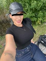 631086796: Chica busca chico en Barcelona