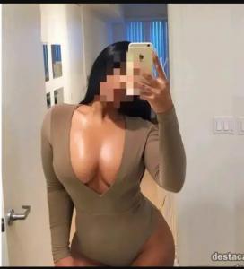 647219380: Chica busca chico en León