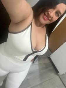 611394475: Chica busca chico en Murcia