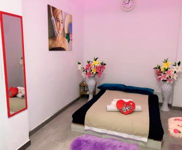 Chica busca chico en Barcelona: 