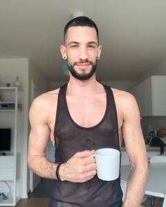 635268460: Chico busca chica en Madrid