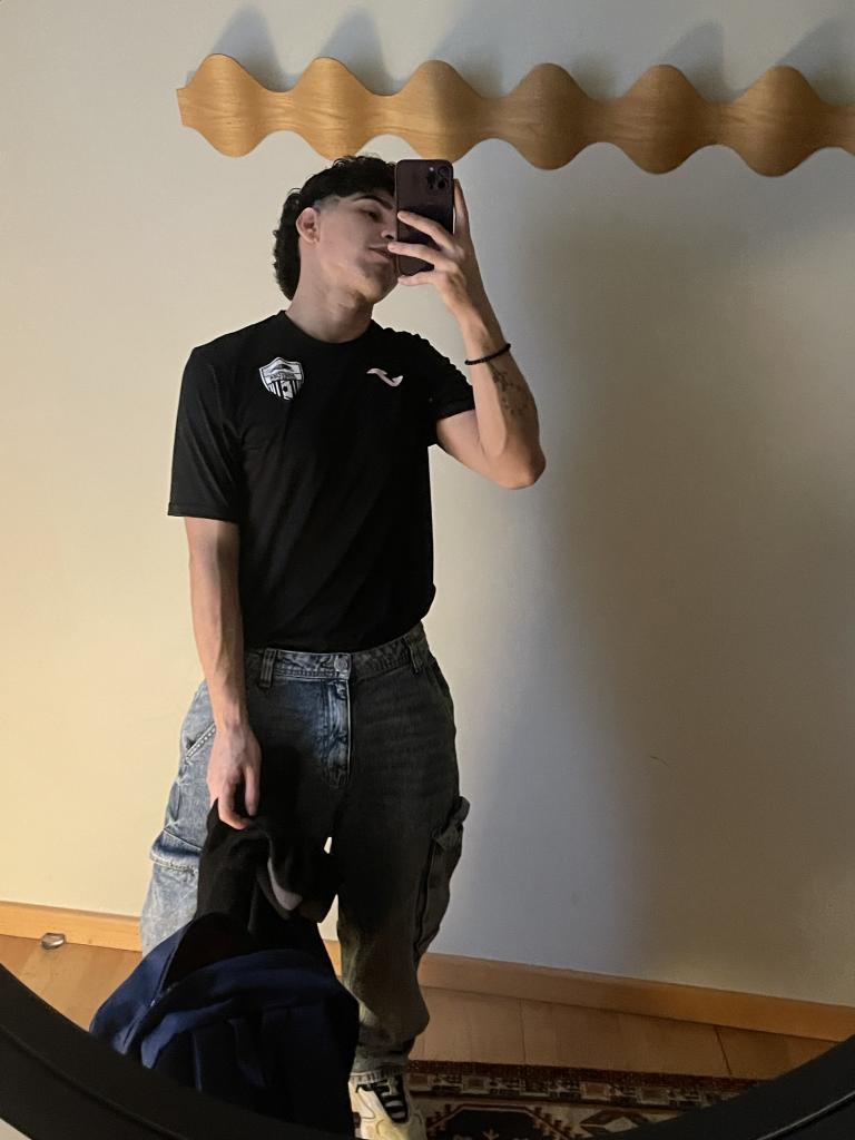 637104417: Chico busca chica en Murcia