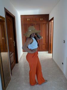 641990193: Chica busca chico en Madrid