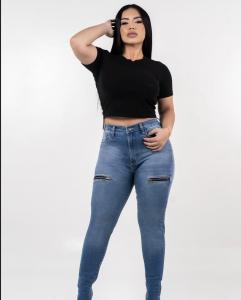 697750722: Chica busca chico en Orense