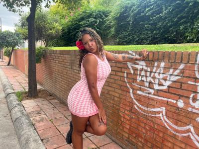 634056668: Chica busca chico en Madrid