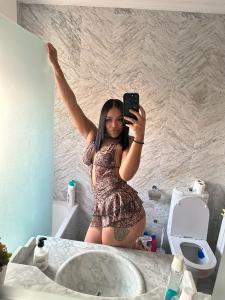 670826690: Chica busca chico en Granada