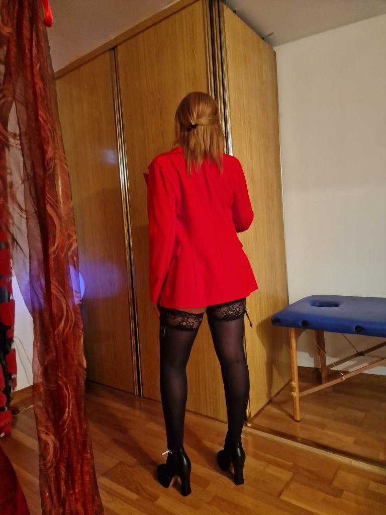 646984187: Chica busca chico en Soria