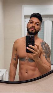 Chico busca chica en Granada: 