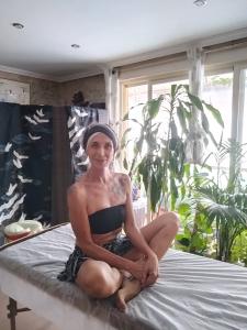 663205636: Chica busca chico en Madrid