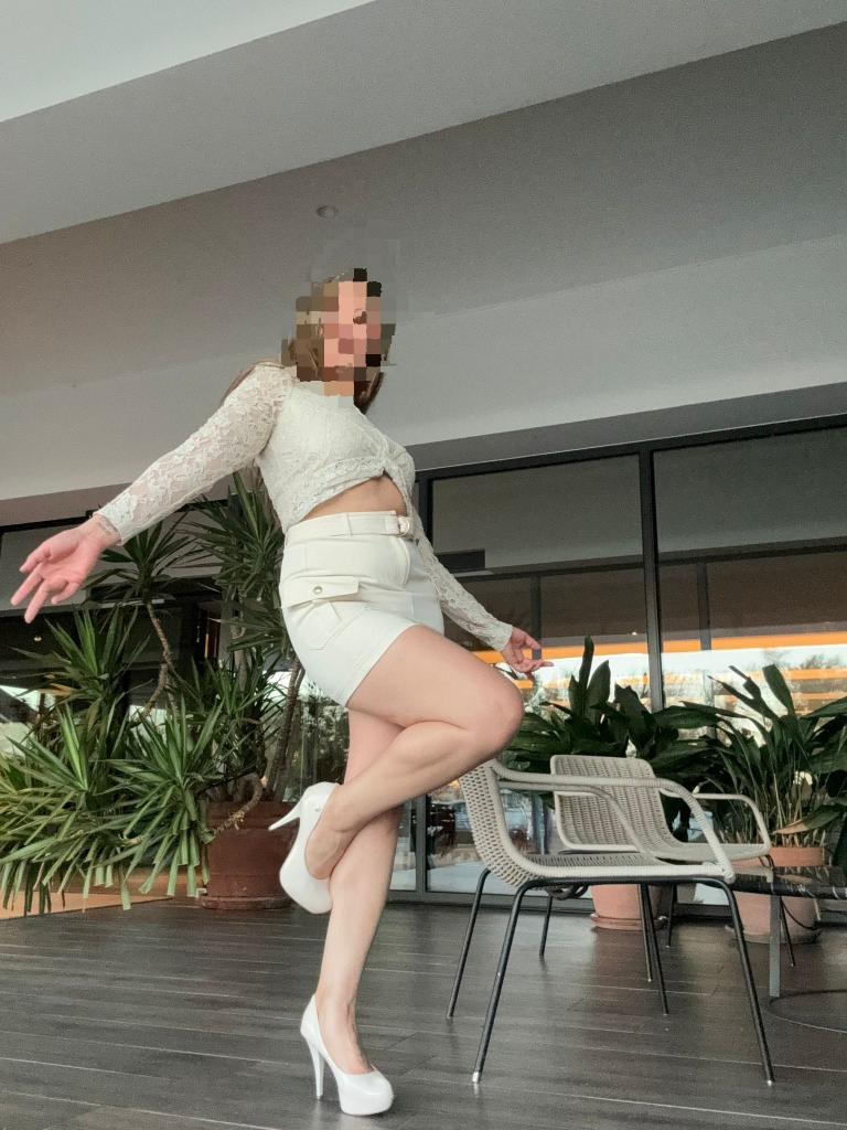 644052421: Chica busca chico en Asturias