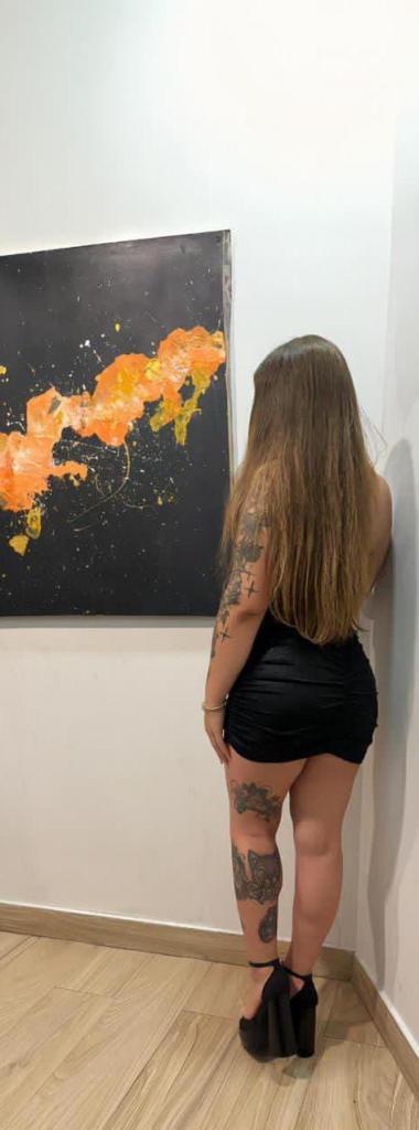 645578117: Chica busca chico en Barcelona