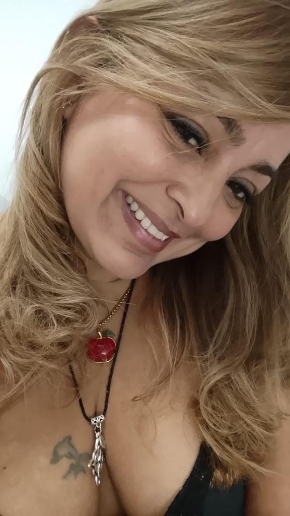 647275214: Chica busca chico en Málaga