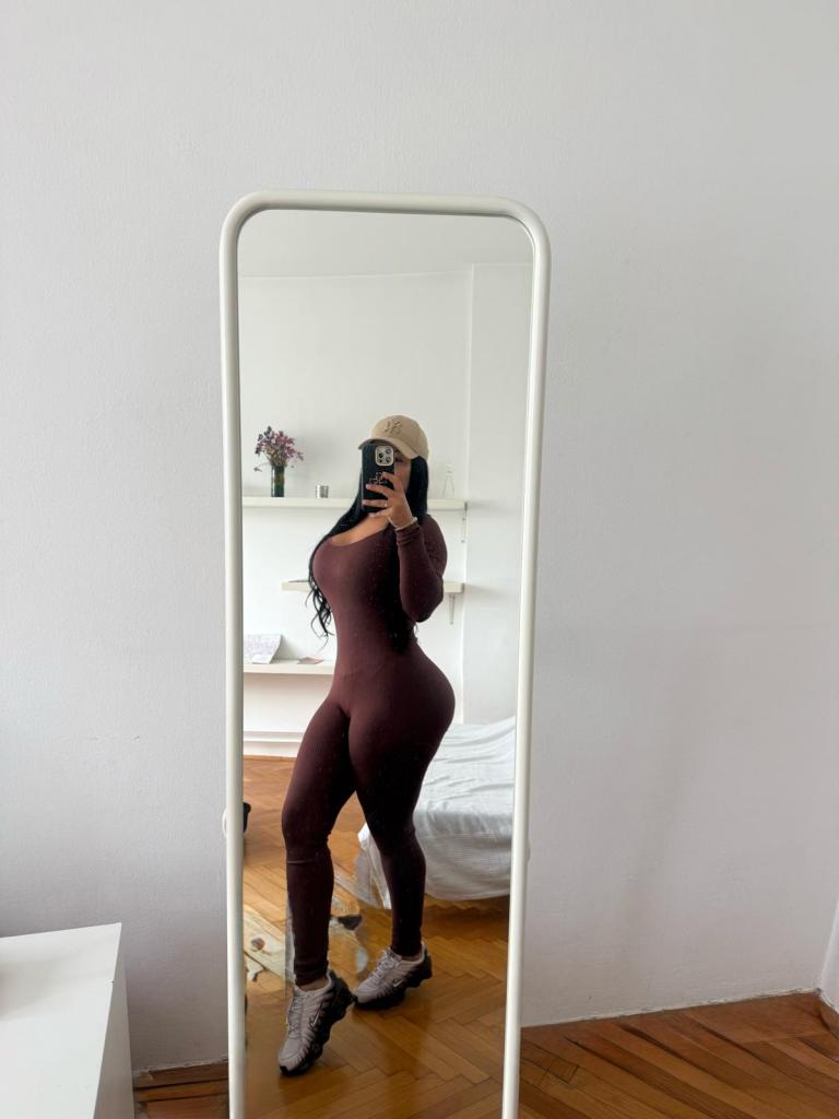 Chica busca chico en Tenerife: 