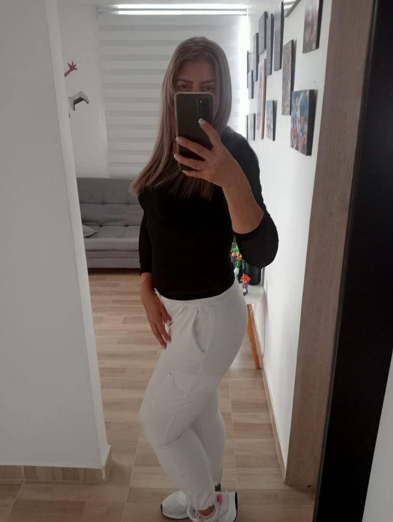 624163095: Chica busca chico en La Coruña