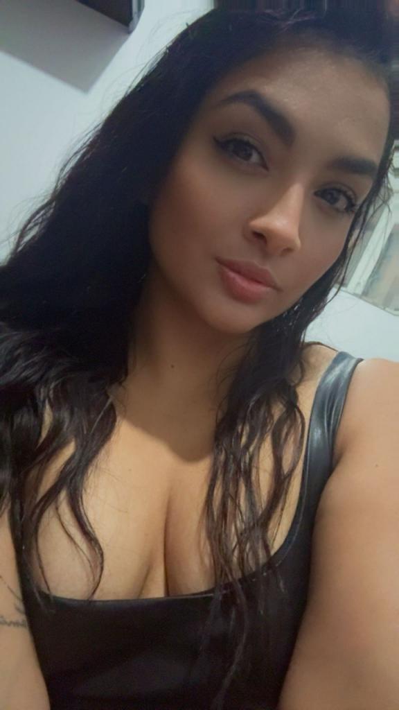 632289205: Chica busca chico en Málaga