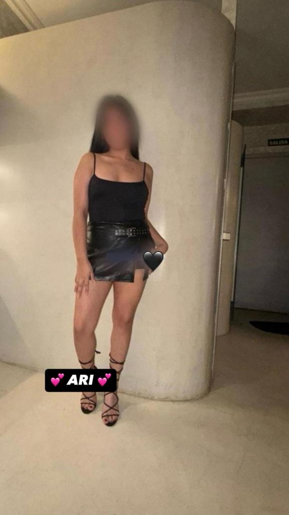 613904084: Chica busca chico en Barcelona