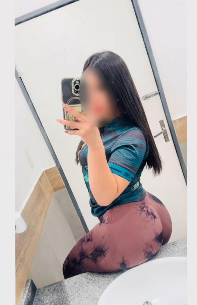 613737559: Chica busca chico en Navarra